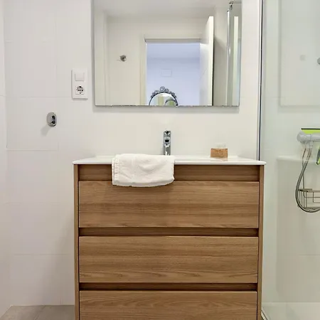 Sea View Apartment, 20th Floor, Pool At Levante Apartment